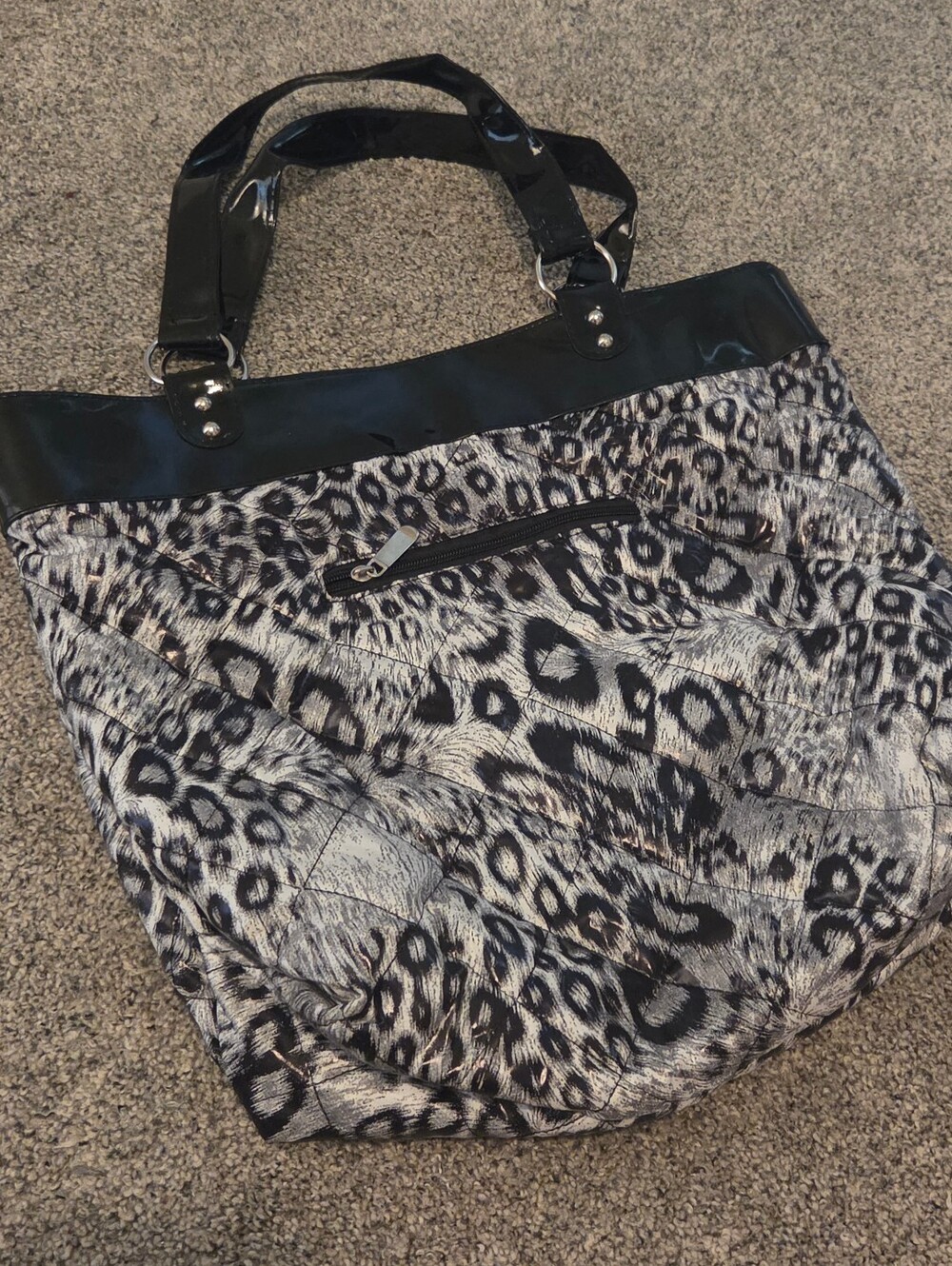 Snow Leopard Print Soft Quilted Tote Bag Zipper Top Black Trim